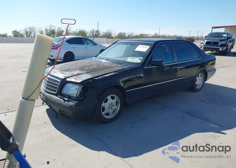 1998 Mercedes-Benz S 500 z USA, uszkodzony, nr VIN WDBGA51G1WA393058